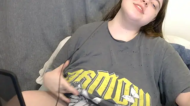 Snapshot of brattyprincessemma chatting on February 17, 2026, 9:01 pm brattyprincessemma online show from February 17, 2026, 9:01 pm