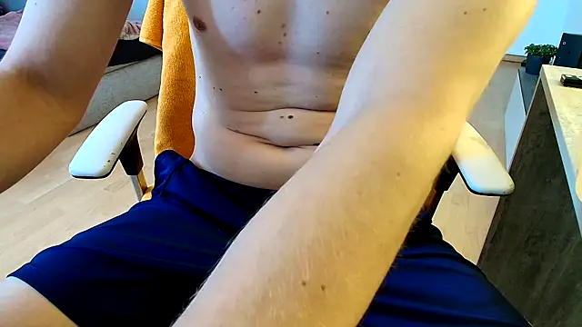 Snapshot of Breezydicksn chatting on June 3, 2026, 12:39 pm Breezydicksn online show from June 3, 2026, 12:39 pm