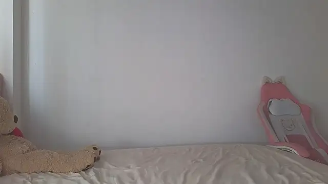 Crystal Star  online show from October 7, 2025, 2:07 pm