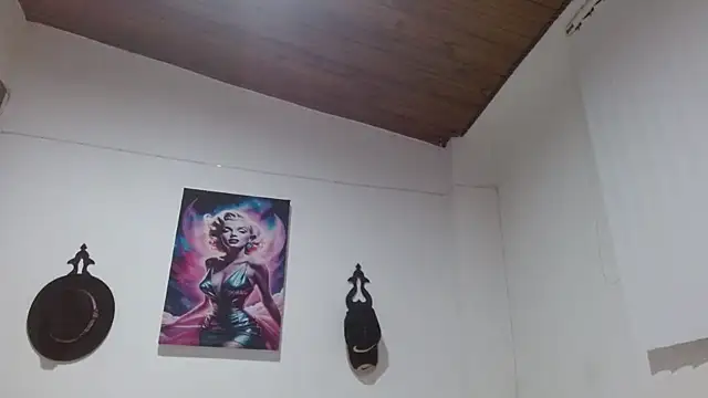 Crystal Star  online show from April 12, 2026, 3:54 am