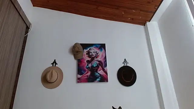 Crystal Star  online show from February 8, 2026, 3:43 pm