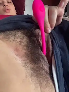 Enyagleam  online show from October 26, 2025, 9:48 pm