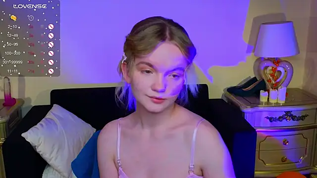 RosesKate online show from November 17, 2025, 11:58 am