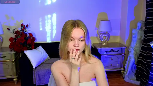 RosesKate online show from October 6, 2025, 4:24 am