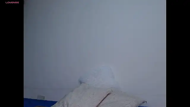 Gia Lee online show from November 23, 2025, 4:33 am