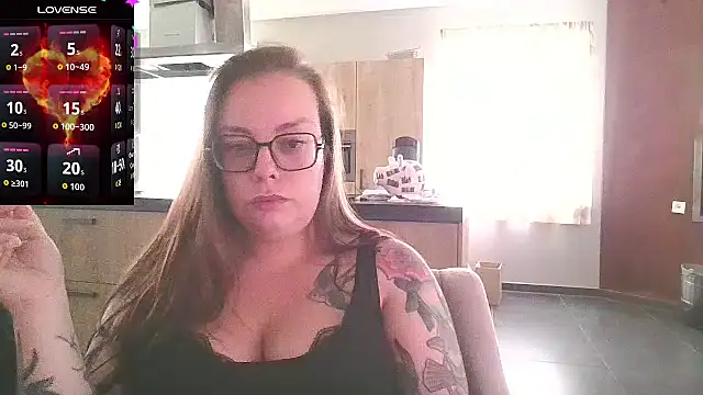 Snapshot of Miss_Lucifer6 chatting on September 22, 2025, 1:17 pm Miss Lucifer6 online show from September 22, 2025, 1:17 pm