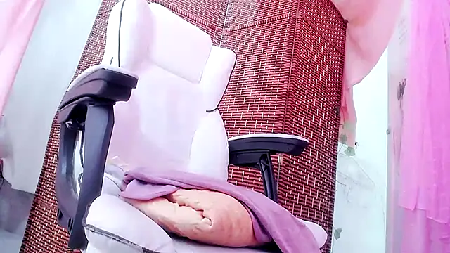 KateCondon online show from September 30, 2025, 2:56 pm