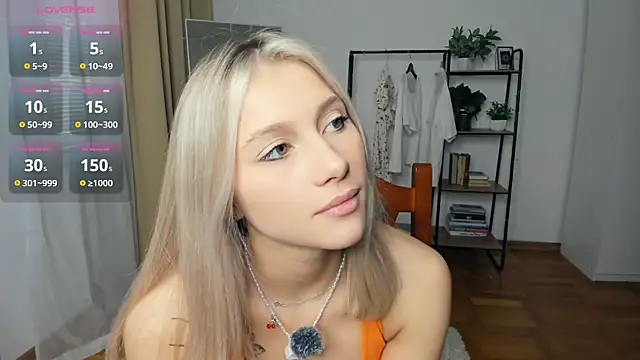 Snapshot of FaaBinaa chatting on November 5, 2025, 7:33 am FaaBinaa online show from November 5, 2025, 7:33 am