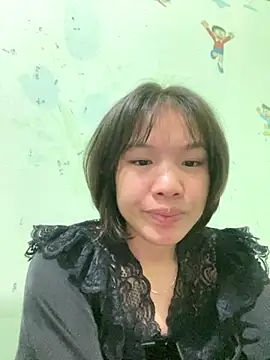 QueenLink online show from November 5, 2025, 4:48 am