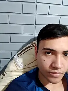 novinho safado   online show from September 10, 2025, 7:24 pm