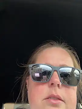 Snapshot of hornykitty1210 chatting on November 5, 2025, 8:12 pm hornykitty1210 online show from November 5, 2025, 8:12 pm