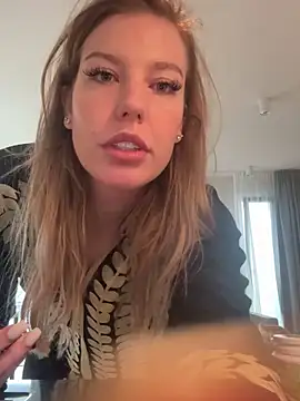 Chloemillerrxx online show from December 2, 2025, 2:19 pm