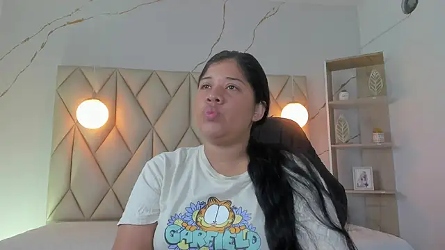 amandarabit online show from October 9, 2025, 1:33 pm