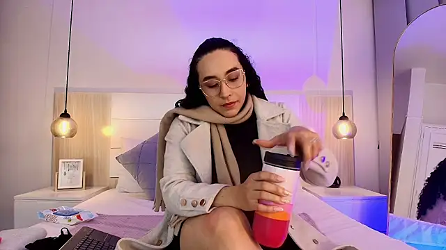 alehia cute online show from October 10, 2025, 10:43 pm