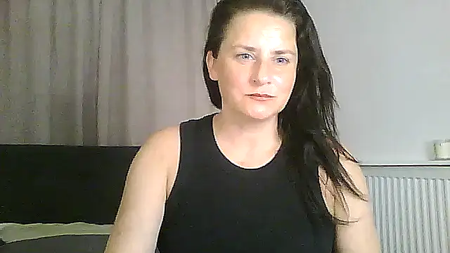 Snapshot of RachVanXX chatting on July 10, 2026, 9:15 pm RachVanXX online show from July 10, 2026, 9:15 pm