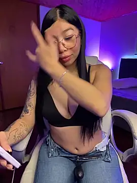 Snapshot of Maddy_Piink chatting on September 18, 2025, 10:24 pm Maddy Piink online show from September 18, 2025, 10:24 pm