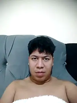 Snapshot of Milky_lea chatting on October 24, 2025, 7:13 pm Milky lea online show from October 24, 2025, 7:13 pm