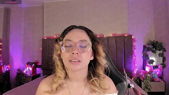 Snapshot of LanaMills_ chatting on July 31, 2026, 4:56 am LanaMills online show from July 31, 2026, 4:56 am