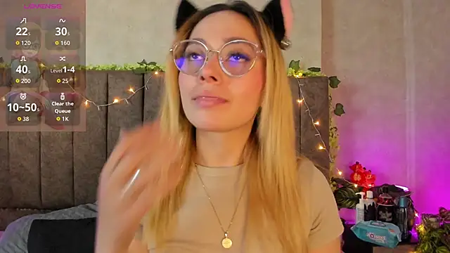 Snapshot of LanaMills_ chatting on February 21, 2026, 6:04 am LanaMills online show from February 21, 2026, 6:04 am