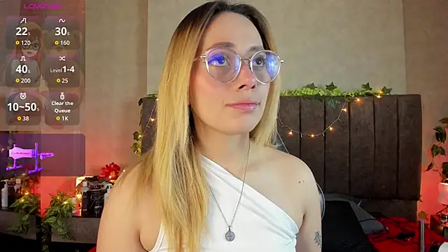 LanaMills  online show from March 21, 2026, 4:03 am