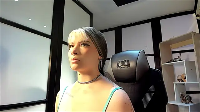 AphroditeSweet online show from November 14, 2025, 9:29 pm