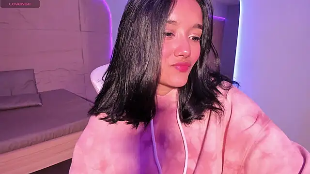 Snapshot of HannahMontgomery chatting on January 17, 2026, 5:55 am HannahMontgomery online show from January 17, 2026, 5:55 am