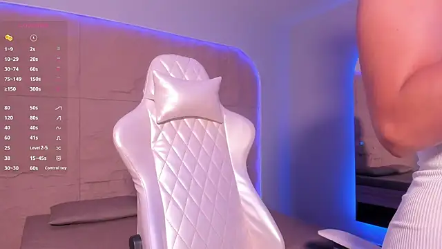 Snapshot of HannahMontgomery chatting on February 8, 2026, 7:00 pm HannahMontgomery online show from February 8, 2026, 7:00 pm