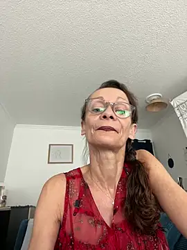 Chris06d22xh online show from July 19, 2026, 3:31 pm