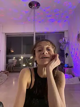 Chris06d22xh online show from March 13, 2026, 9:20 pm