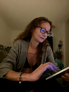 Chris06d22xh online show from October 7, 2025, 6:42 pm