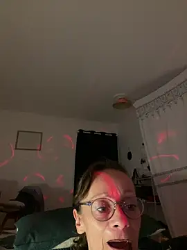 Chris06d22xh online show from July 23, 2026, 8:16 pm