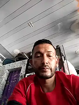 Snapshot of Bodyguard_hot chatting on October 14, 2025, 8:09 pm Bodyguard hot online show from October 14, 2025, 8:09 pm