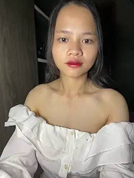 Snapshot of Hana-44 chatting on November 10, 2025, 6:13 pm Hana-44 online show from November 10, 2025, 6:13 pm