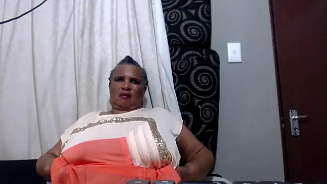 GrandBustyMelon online show from December 3, 2025, 5:01 pm