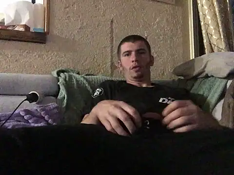 Snapshot of coupleamateurfun23 chatting on October 4, 2025, 9:22 am coupleamateurfun23 online show from October 4, 2025, 9:22 am