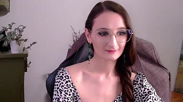 Snapshot of Nova_Mystic chatting on October 15, 2025, 12:02 pm Nova Mystic online show from October 15, 2025, 12:02 pm