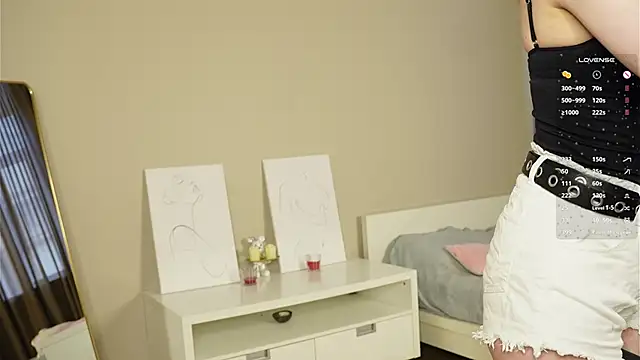 MarenRawicki online show from November 8, 2025, 8:51 am