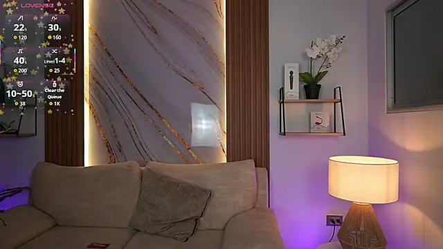 MilaCrave online show from November 17, 2025, 11:36 am