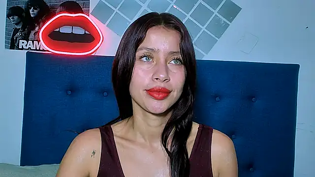 Snapshot of Sofiia_Tay chatting on September 17, 2025, 1:46 pm Sofiia Tay online show from September 17, 2025, 1:46 pm