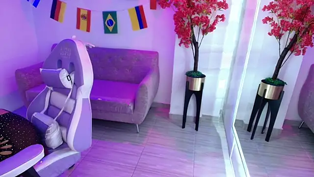 Snapshot of Anie_johnson chatting on June 29, 2026, 7:46 pm Anie johnson online show from June 29, 2026, 7:46 pm