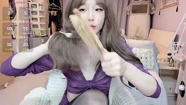 Snapshot of Y2Luvk chatting on October 30, 2025, 9:55 pm Y2Luvk online show from October 30, 2025, 9:55 pm