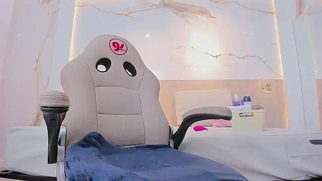 valirya devote online show from September 22, 2025, 3:23 am