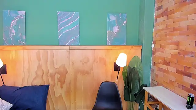 halleylorens online show from March 31, 2026, 7:27 pm