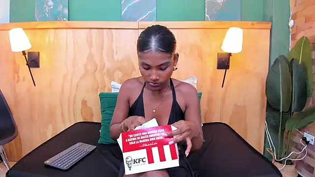 Snapshot of halleylorens chatting on February 25, 2026, 7:25 pm halleylorens online show from February 25, 2026, 7:25 pm