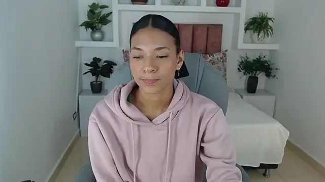 SarayVega  online show from November 15, 2025, 7:18 pm