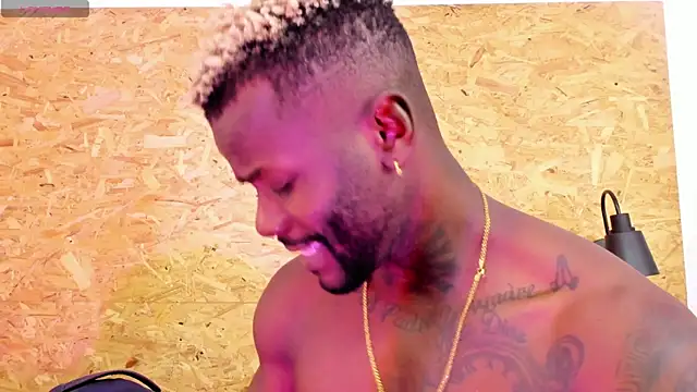 santiblack7 online show from October 16, 2025, 6:38 pm