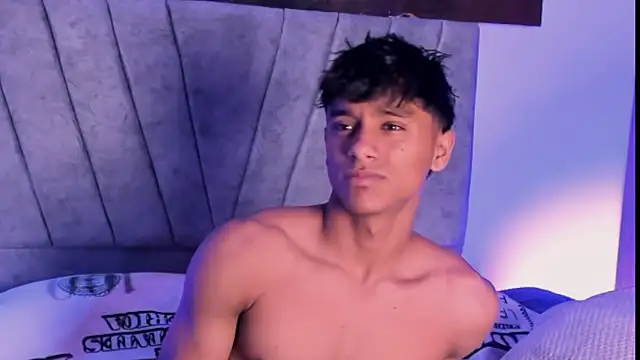 Snapshot of ZYZZ1312 chatting on October 22, 2025, 3:55 pm ZYZZ1312 online show from October 22, 2025, 3:55 pm