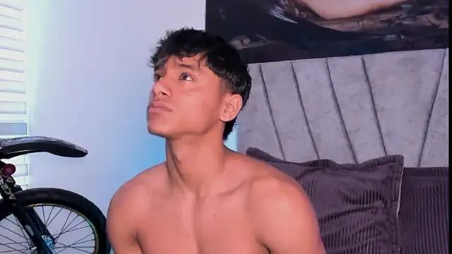 Snapshot of ZYZZ1312 chatting on November 11, 2025, 5:08 pm ZYZZ1312 online show from November 11, 2025, 5:08 pm