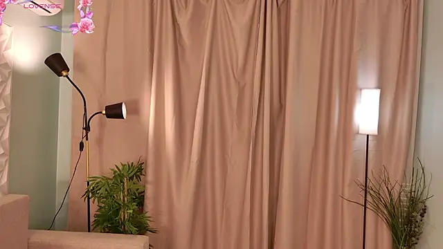 lisabaus online show from February 21, 2026, 6:15 am