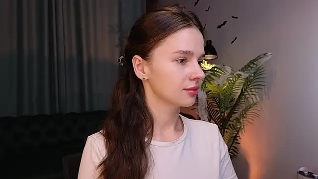 Olivia Farrell online show from October 31, 2025, 12:46 pm